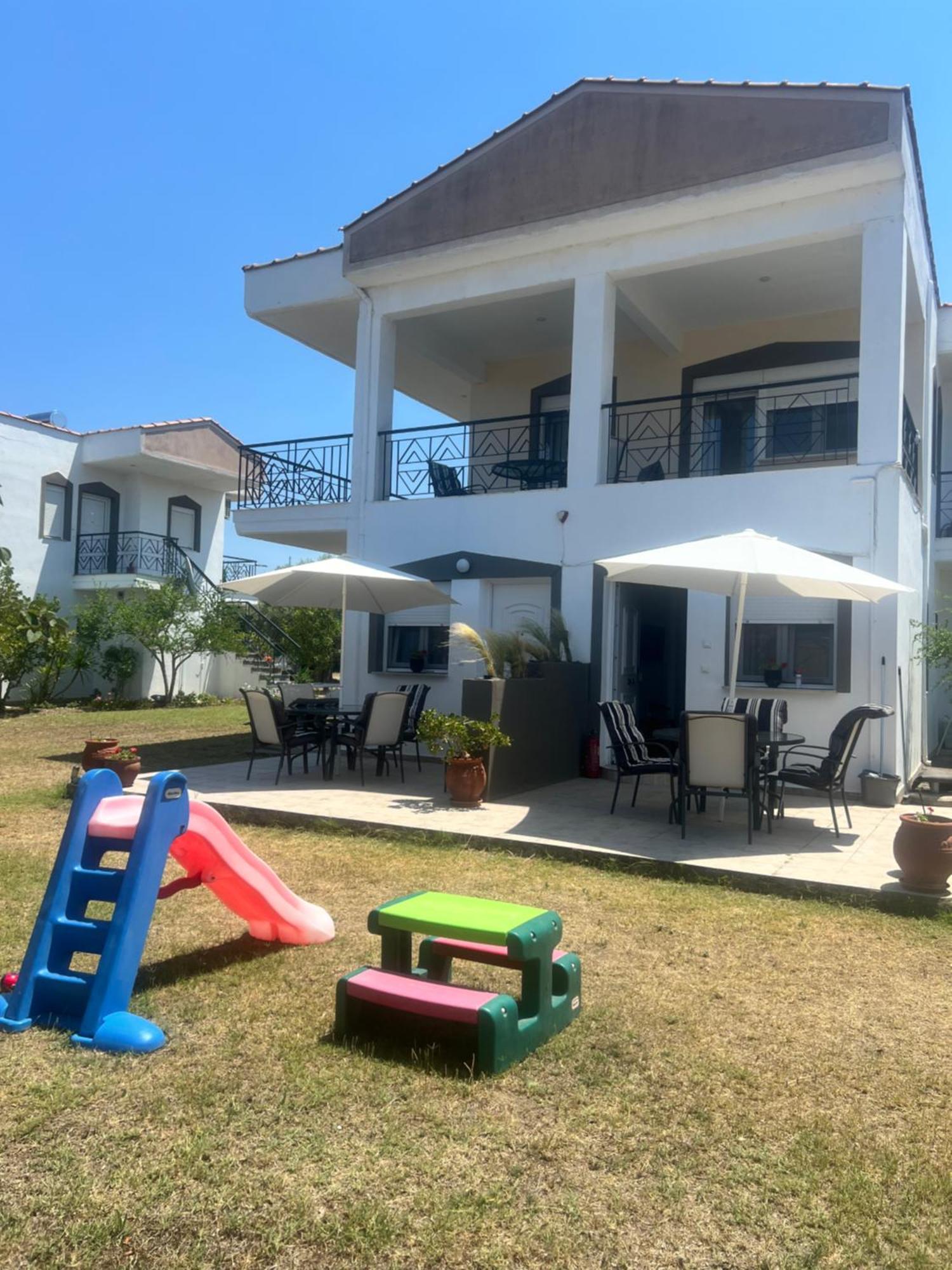 Deres Apartments 卡尼奥提 外观 照片